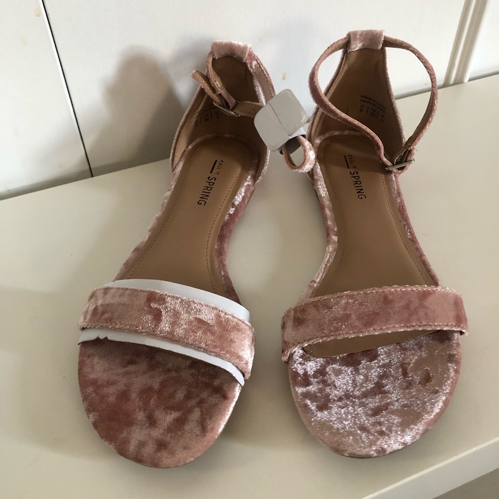 NEW Call It Spring Pink Mateare Velvet Sandals